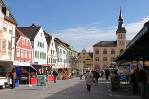 Wochenmarkt auf dem Hauptplatz