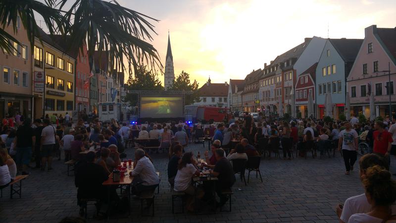 In den letzten Jahren fand die Kutzfilmnacht auf dem Hauptplatz statt. Jetzt geht sie wieder zurück an ihren "alten" Standort - die Ilminsel.
