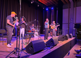 Dreiviertelblut sorgten mit ihrem Album „Prost Ewigkeit“ für einen tollen Konzertabend in der KulturAula.