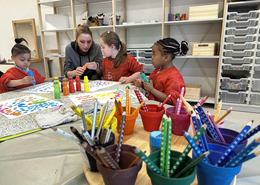 Den Kindern stehen verschiedenste Räume zum Lernen und Spielen zur Verfügung.
