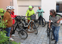 
Beim E-Bike-Training am Hofberg wurde der richtige Umgang mit dem Fahrrad direkt in der Praxis geübt und erklärt