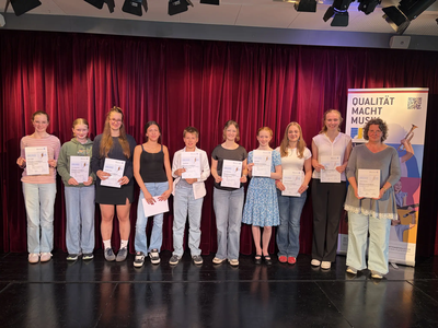 Die Preisträgerinnen und Preisträger der Freiwilligen Leistungsprüfungen zeigten beim Preisträgerkonzert der Städtischen Musikschule Pfaffenhofen ihr musikalisches Können.
