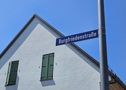 Burgfriedenstraße wird testweise zur Einbahnstraße