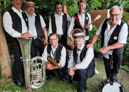Die „Tiny Bubbles Jazz Band“ sorgt für gute Stimmung beim Kulinarischen Abend.