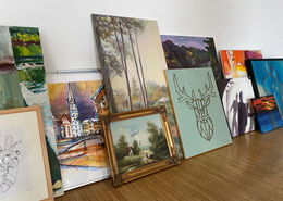 Vielfältige Motive zeigten die Kunstwerke beim fünften Pfaffenhofener Bildermarkt im Jahr 2024. 