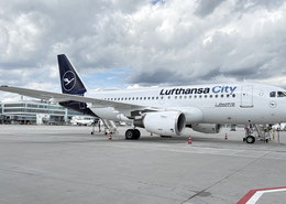 Der Airbus A319 mit dem Namen „Pfaffenhofen a. d. Ilm“ fliegt bei Lufthansa City Airlines. 