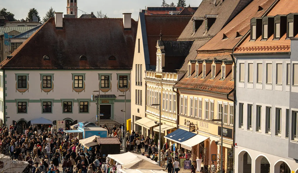 Maidult mit verkaufsoffenem Sonntag