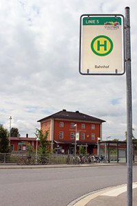 Bushaltestelle am Bahnhof